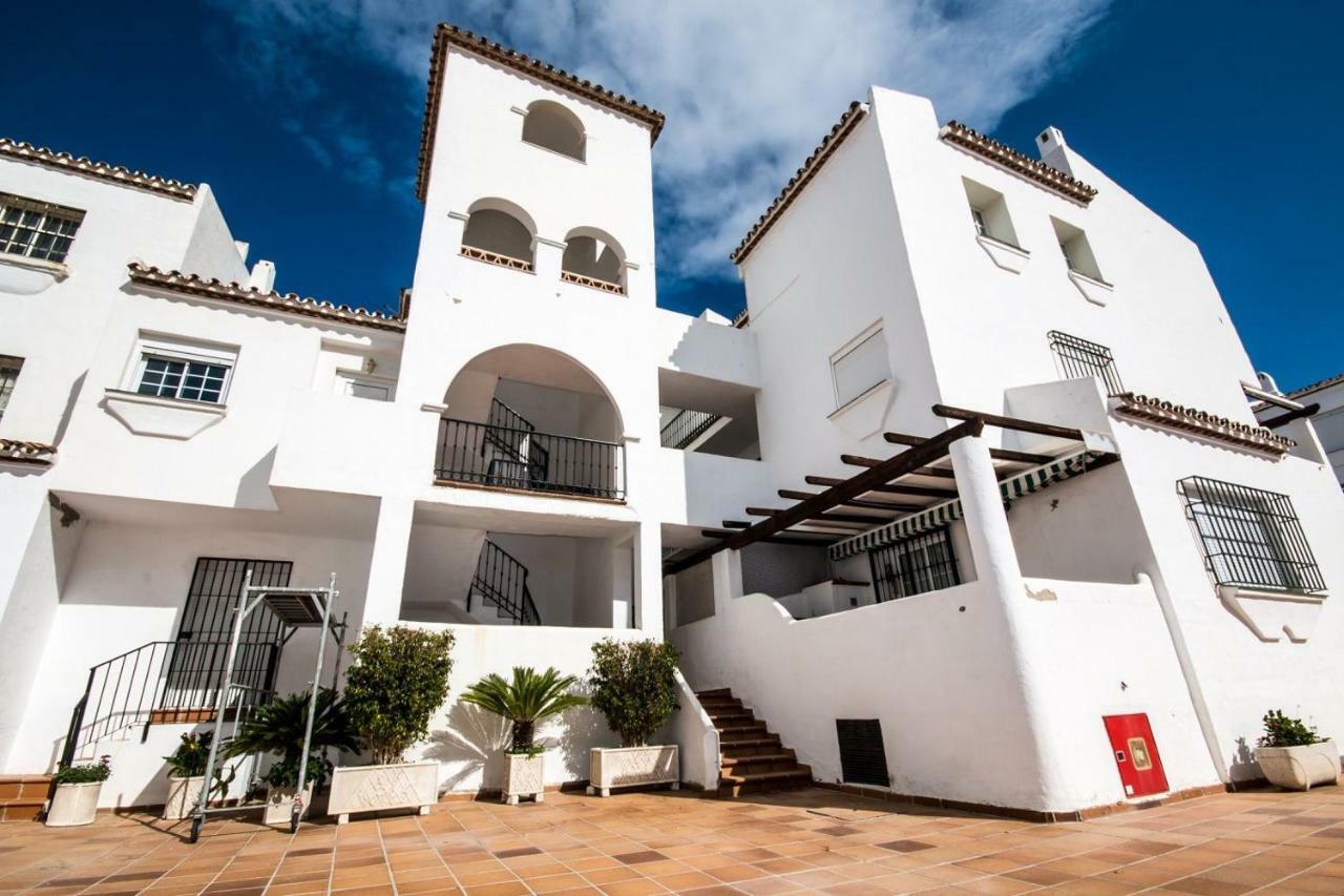 Puerto De La Duquesa Beach Apartment Castillo de Sabinillas Buitenkant foto